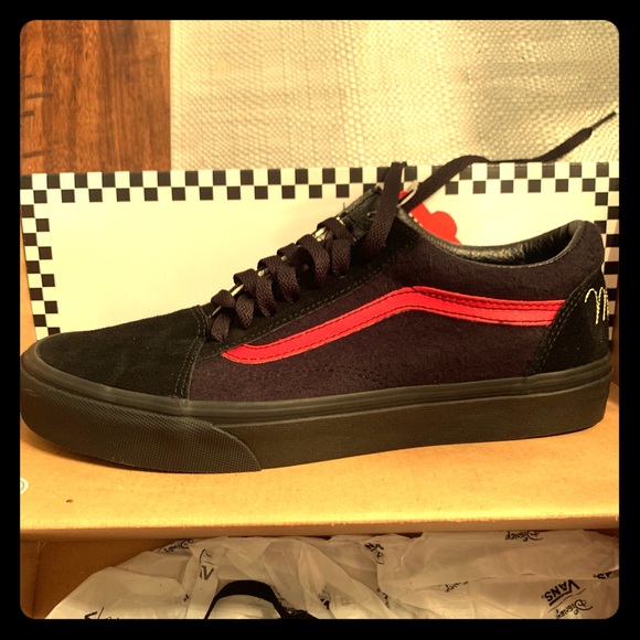 Limited Mickey Mouse vans - Picture 1 of 8